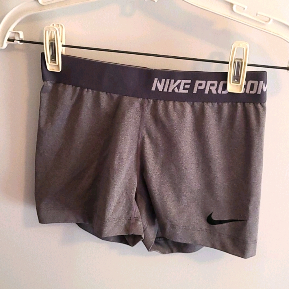 NIKE Pro workout shorts *Dri-fit*